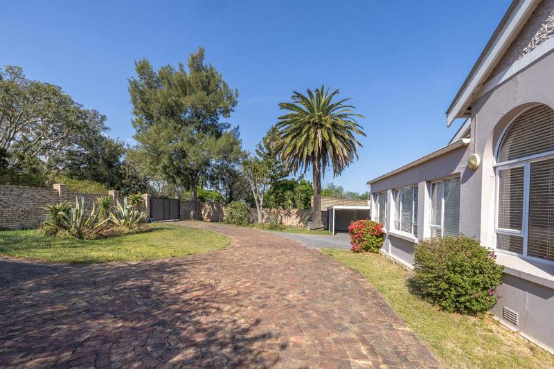 5 Bedroom Property for Sale in Kingswood Eastern Cape